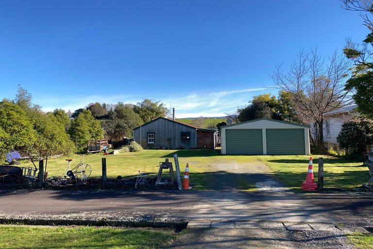 Photo of property in 12 Otanga Street, Dannevirke, 4930