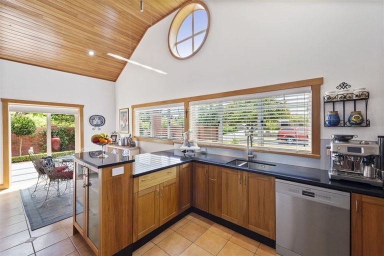 Photo of property in 20 Fernwater Place, Flagstaff, Hamilton, 3210