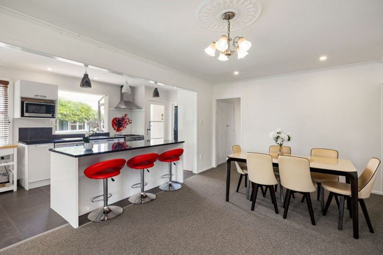 Photo of property in 6 Parkdale Place, Glenview, Hamilton, 3206