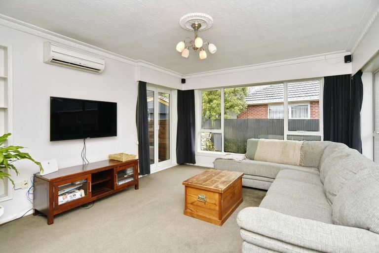 Photo of property in 57 Liverton Crescent, Bishopdale, Christchurch, 8053