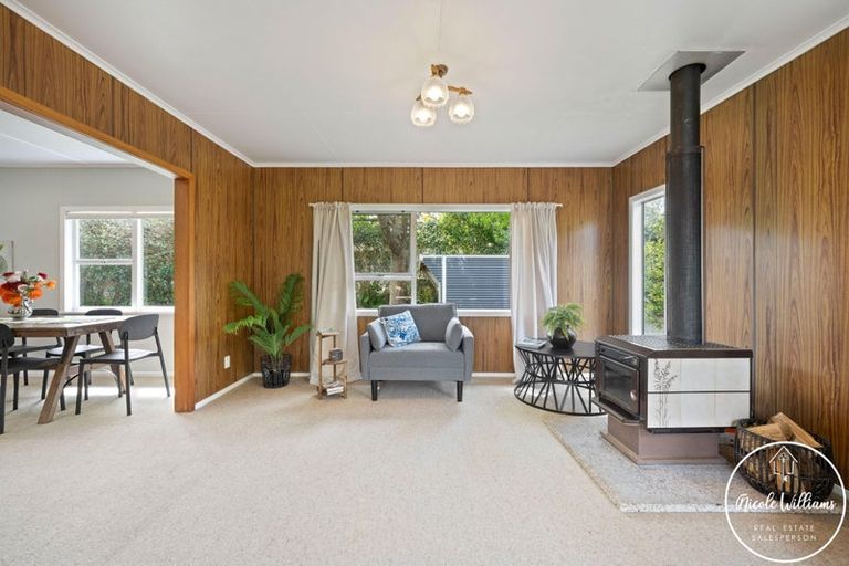 Photo of property in 9 Regent Street, Whakapirau, Maungaturoto, 0583