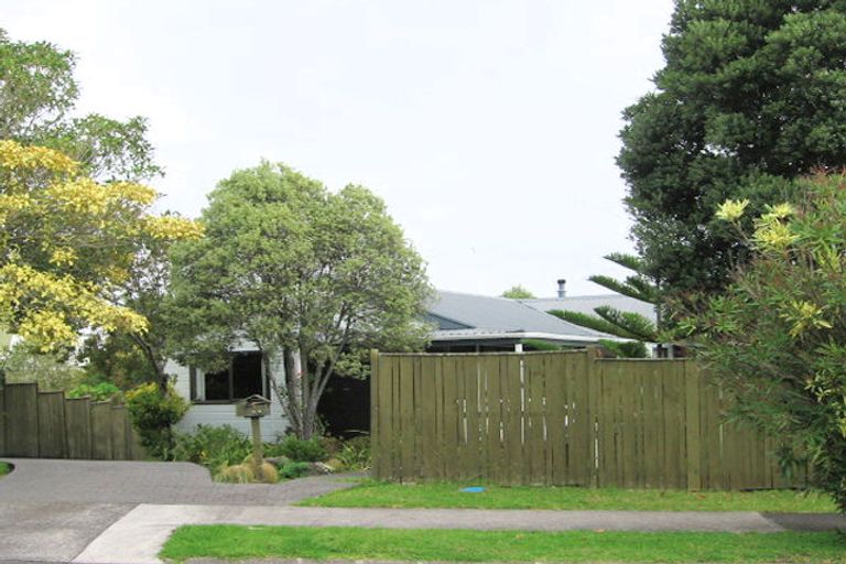 Photo of property in 26 Venus Place, Half Moon Bay, Auckland, 2012