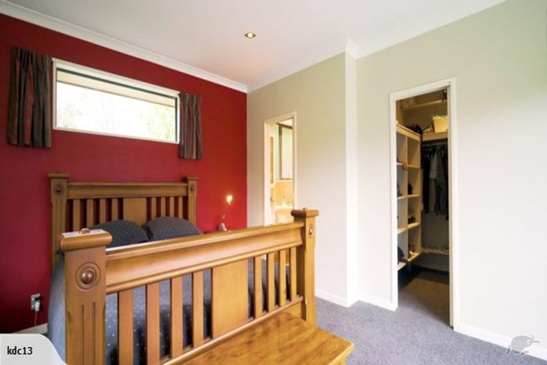 Photo of property in 10 Deavoll Place, Heathcote Valley, Christchurch, 8022