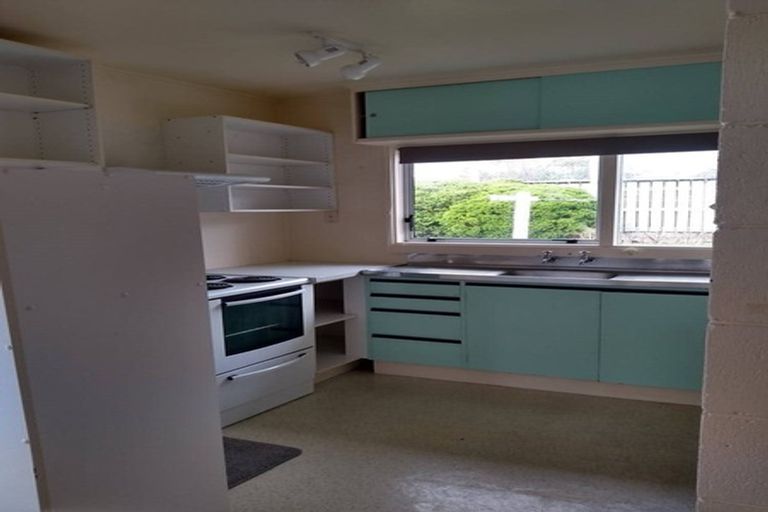 Photo of property in Lynbrae Court Flats, 17/4 Dr Taylor Terrace, Johnsonville, Wellington, 6037