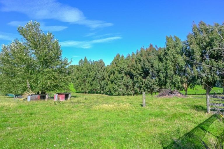 Photo of property in 939 Hillend Road, Hillend, Balclutha, 9272