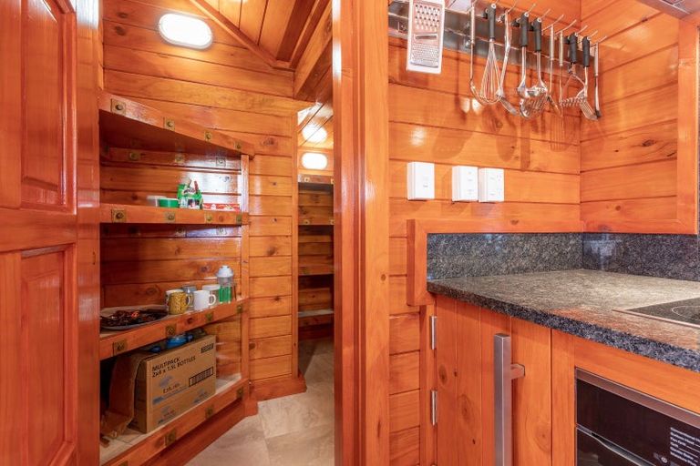 Photo of property in 31 Church Street, Waipawa, 4210