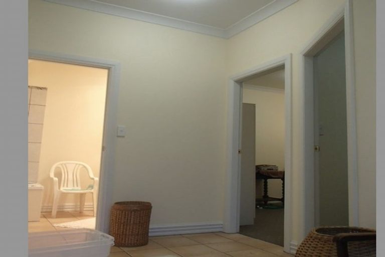 Photo of property in 52 Mitchell Street, Brooklyn, Wellington, 6021