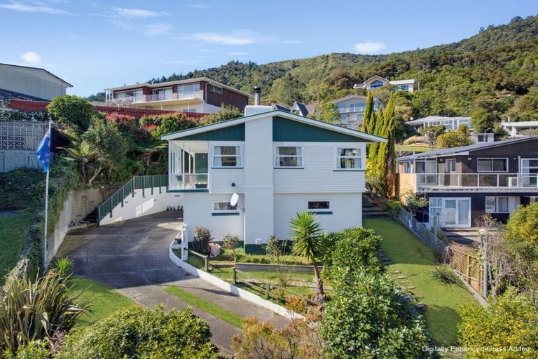 Photo of property in 10 Seaview Crescent, Picton, 7220