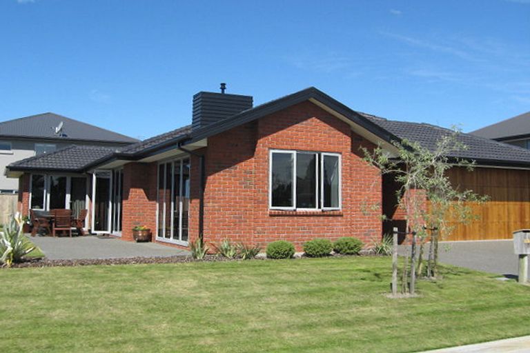 Photo of property in 18 Brookfield Drive, Northwood, Christchurch, 8051