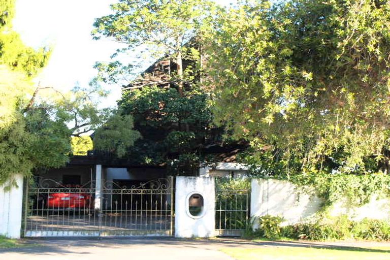 Photo of property in 17 Paparoa Road, Cockle Bay, Auckland, 2014