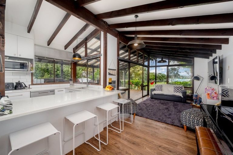 Photo of property in 32 Riverview Road, Panmure, Auckland, 1072