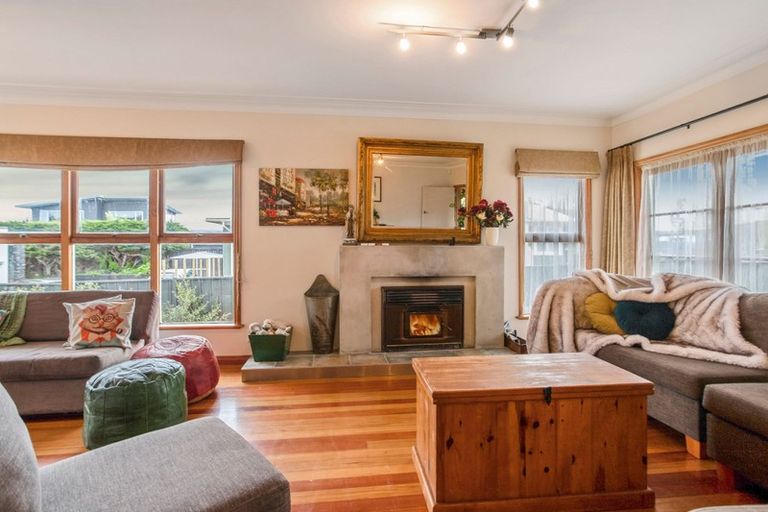 Photo of property in 8 Wellesley Road, Mangere Bridge, Auckland, 2022