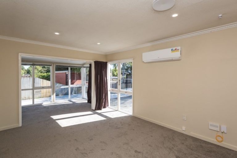 Photo of property in 201 Memorial Avenue, Burnside, Christchurch, 8053