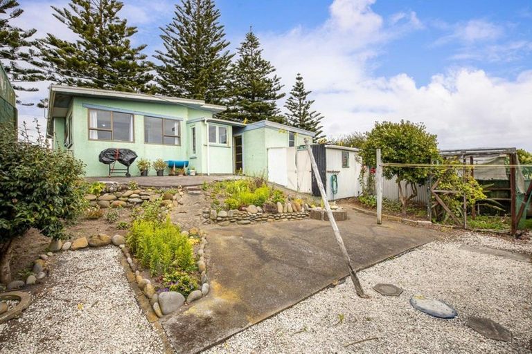 Photo of property in 26 Battiscombe Terrace, Waitara, 4320