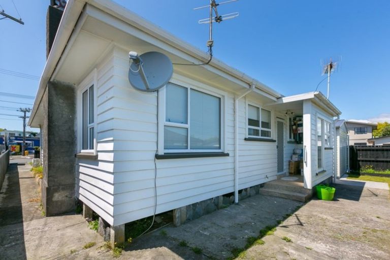 Photo of property in 160 Tukapa Street, Westown, New Plymouth, 4310