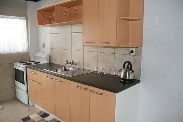 Photo of property in 9/5 Keeling Road, Henderson, Auckland, 0612