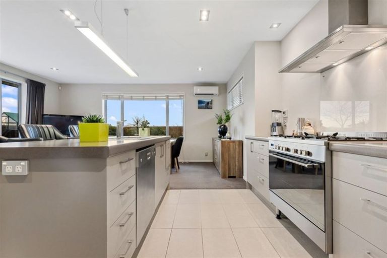 Photo of property in 51 Mokihi Gardens, Hillmorton, Christchurch, 8024