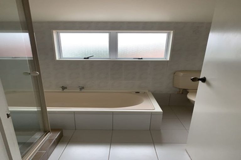 Photo of property in 53 Granger Road, Cockle Bay, Auckland, 2014