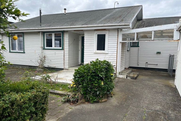 Photo of property in 21 Galway Avenue, Hokowhitu, Palmerston North, 4410