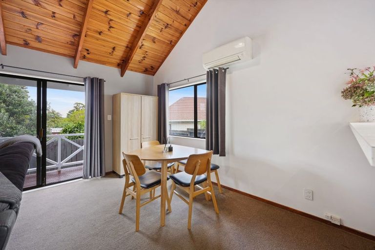 Photo of property in 2/11 Hosking Place, Clarks Beach, 2122