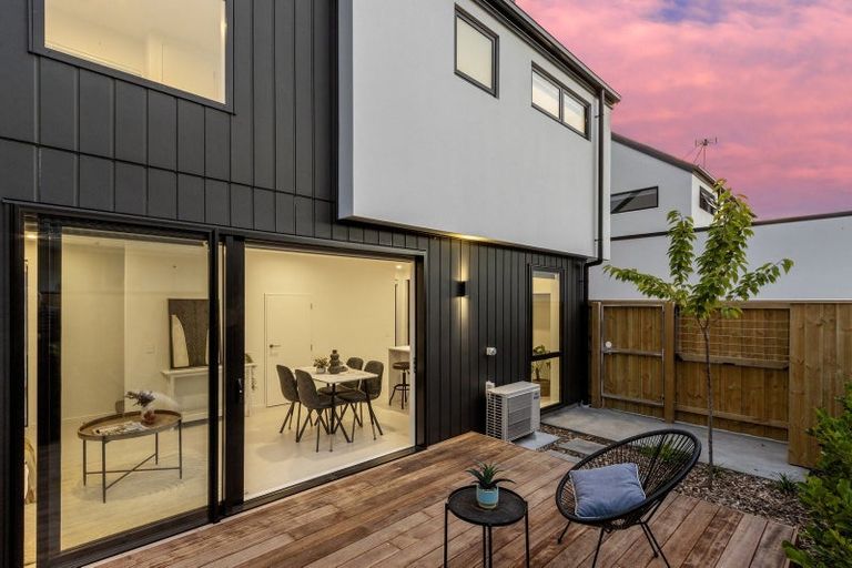 Photo of property in 2/49 Laurence Street, Waltham, Christchurch, 8011