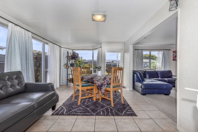 Photo of property in 3 Rimu Street, Levin, 5510