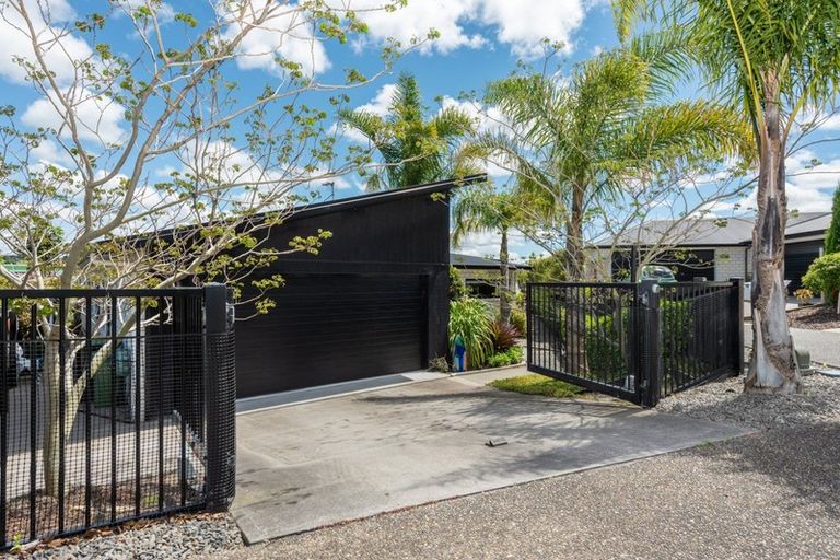 Photo of property in 9 Ellesmere Close, Pyes Pa, Tauranga, 3112