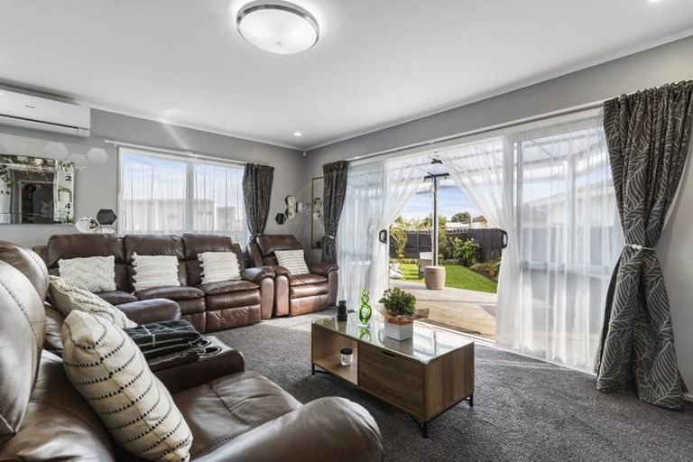 Photo of property in 1/11 Volta Place, Clendon Park, Auckland, 2103