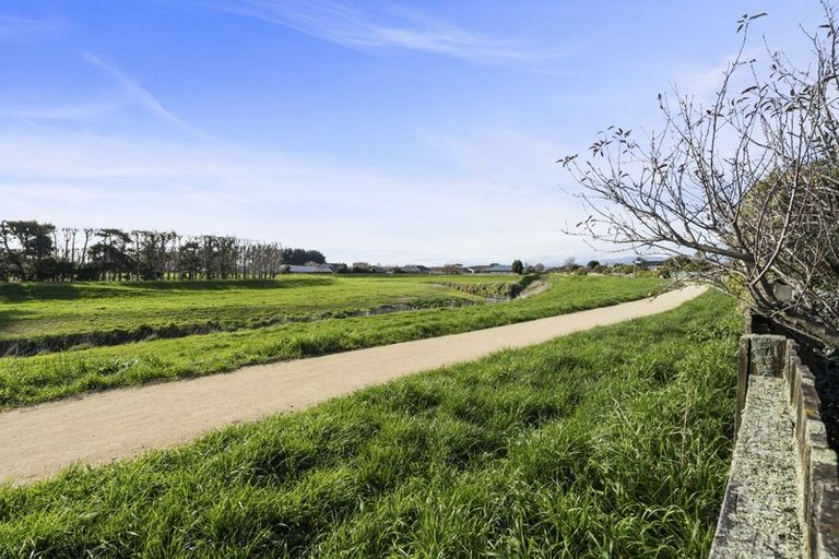 Photo of property in 134 John F Kennedy Drive, Milson, Palmerston North, 4414