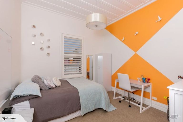 Photo of property in 40 King Edward Parade, Devonport, Auckland, 0624