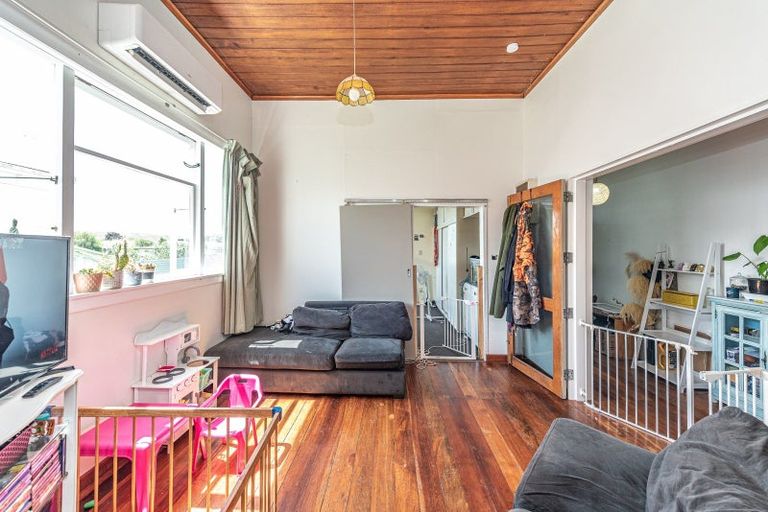 Photo of property in 11 Kelvin Street, Aramoho, Wanganui, 4500