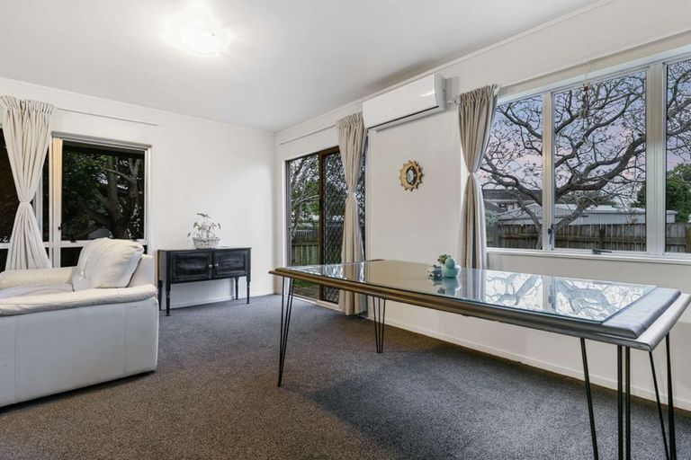 Photo of property in 32 Heathdale Crescent, Papakura, 2110