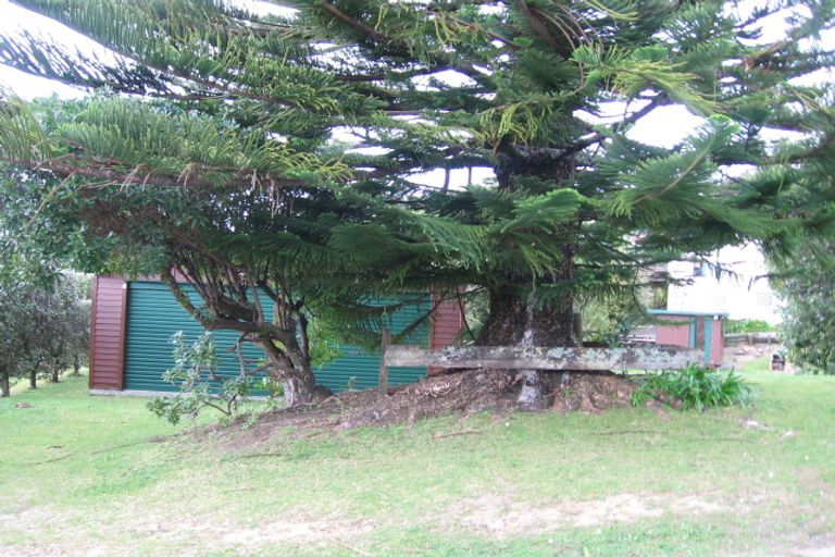 Photo of property in 2 Christine Terrace, Hahei, Whitianga, 3591