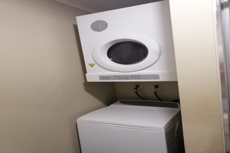 Photo of property in 1/102 Old Farm Road, Hamilton East, Hamilton, 3216