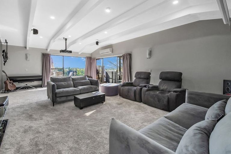 Photo of property in 10 Bengal Drive, Cashmere, Christchurch, 8022