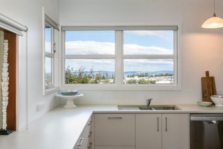 Photo of property in 5 Madeira Road, Bluff Hill, Napier, 4110