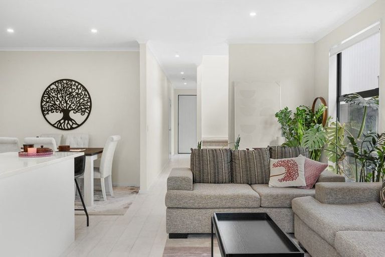 Photo of property in 21 Grey Warbler Road, Hobsonville, Auckland, 0616