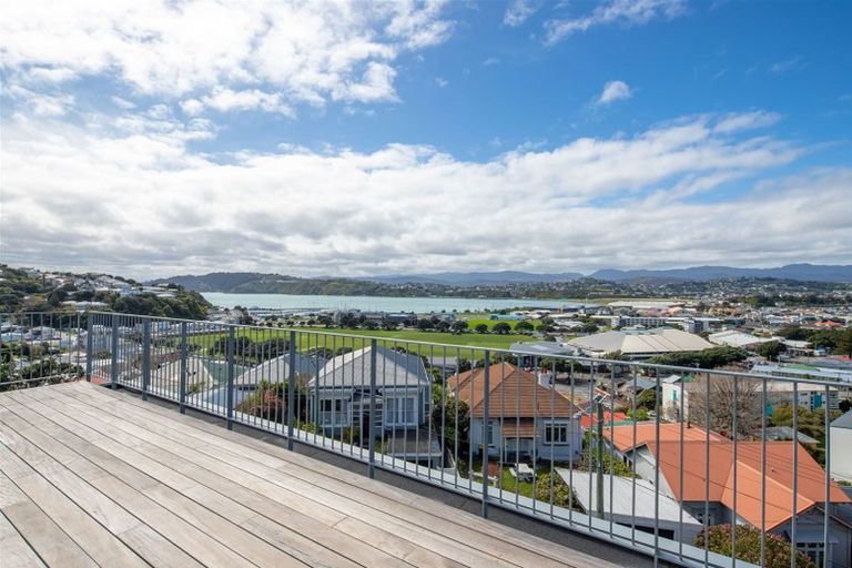 Photo of property in 6 Crawford Road, Kilbirnie, Wellington, 6022