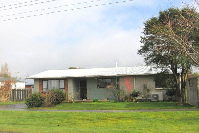 Photo of property in 14 Melvin Street, Edendale, 9825