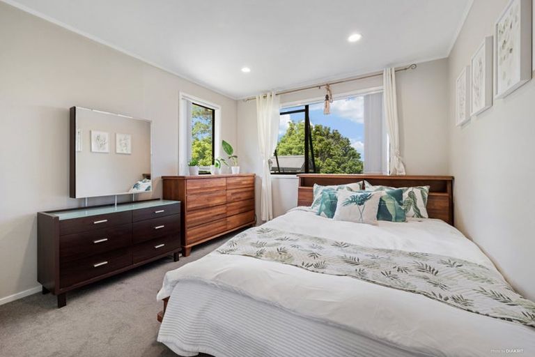 Photo of property in 26 West Harbour Drive, West Harbour, Auckland, 0618