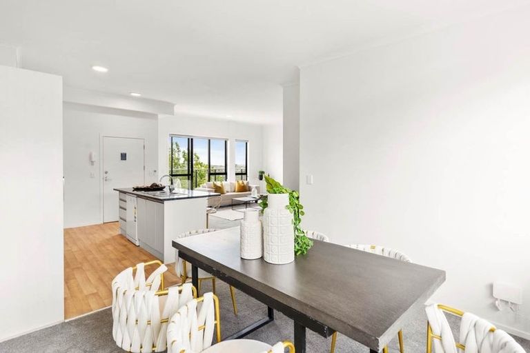 Photo of property in 11/130 Stancombe Road, Flat Bush, Auckland, 2016