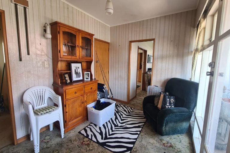 Photo of property in 17 Fox Street, Opunake, 4616