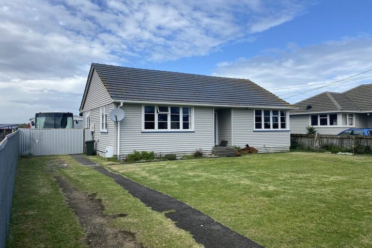 Photo of property in 34 Matipo Street, Castlecliff, Whanganui, 4501