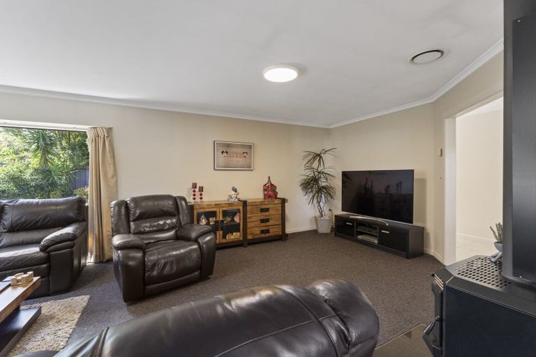 Photo of property in 14 Tararua Crescent, Otaki, 5512