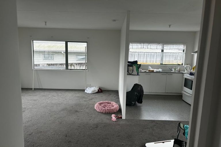 Photo of property in 2/4 Royal Arch Place, Rosehill, Papakura, 2113