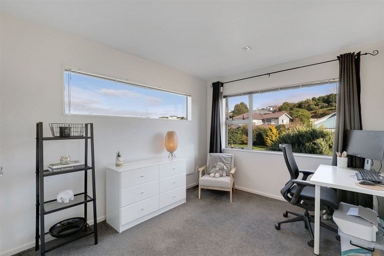 Photo of property in 51 Te Puia Drive, Aotea, Porirua, 5024