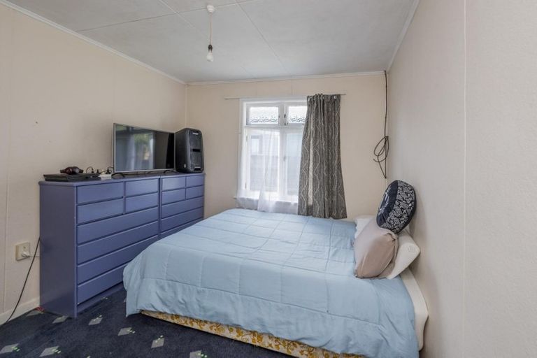 Photo of property in 10 Stuckey Street, Levin, 5510