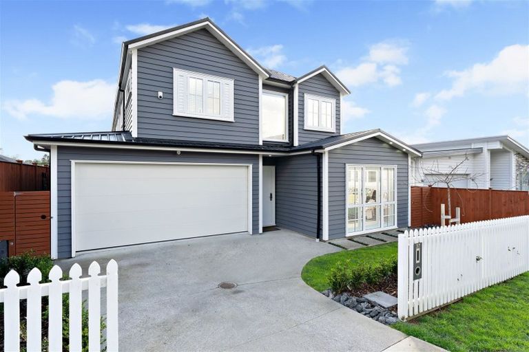 Photo of property in 37 Nobilo Road, Kumeu, 0810