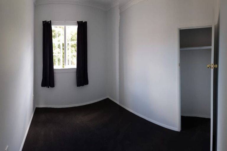 Photo of property in 24 Rewa Street, Takaro, Palmerston North, 4412