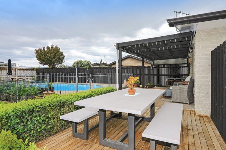 Photo of property in 17 Surrey Street, Taradale, Napier, 4112